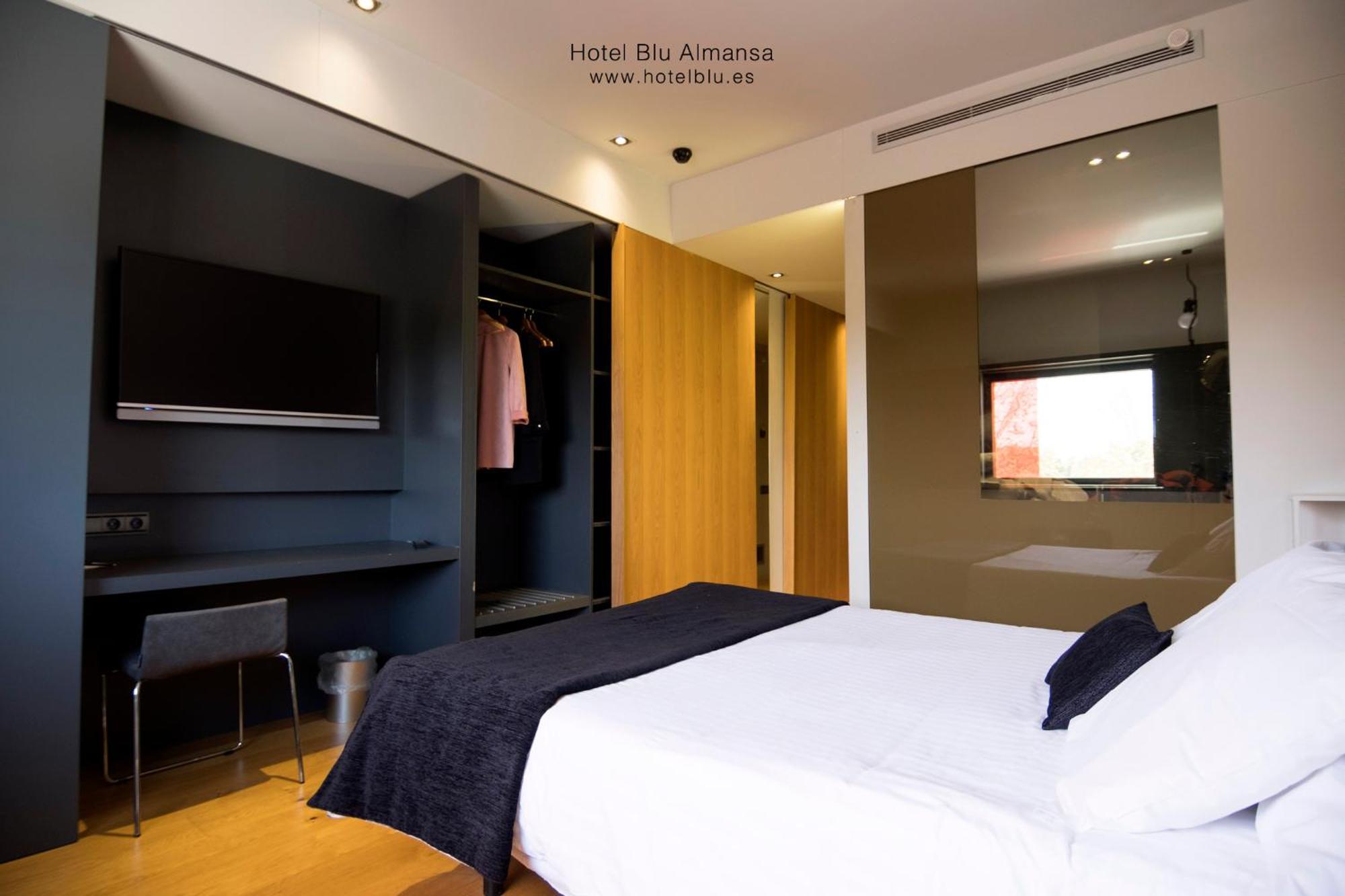 Blu Hotel Almansa Eksteriør bilde